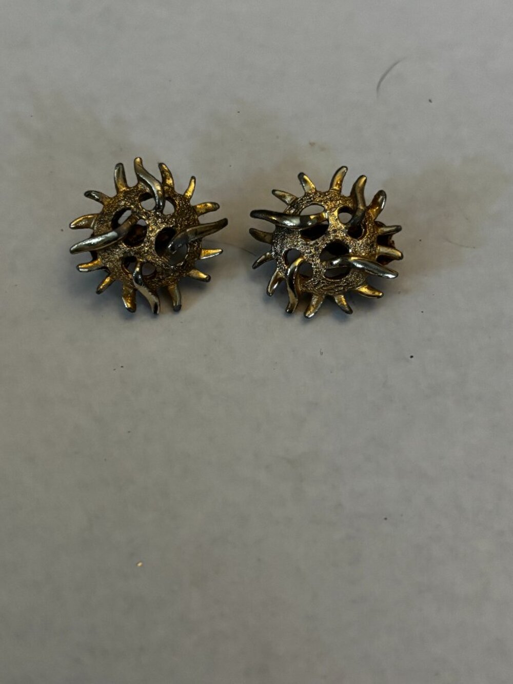 Sarah Coventry clip on earrings silver tone sunburst